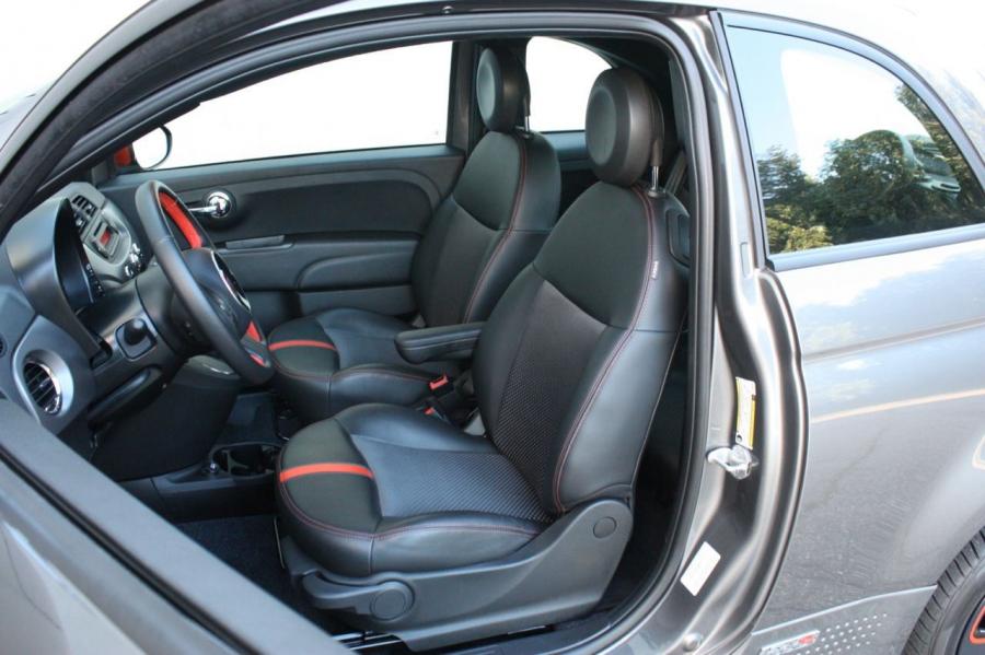  Fiat 500e 2013 года  (фото 101 из 141)